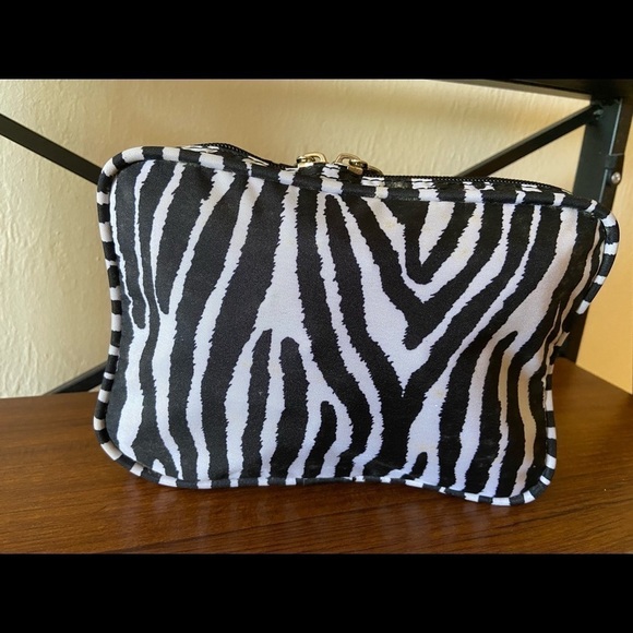 Ricardo Beverly Hills • Convertible Shopper Zebra - Picture 4 of 13